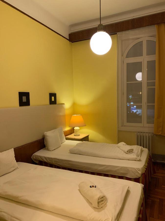 Hotel Omnibusz Budapest Exterior photo